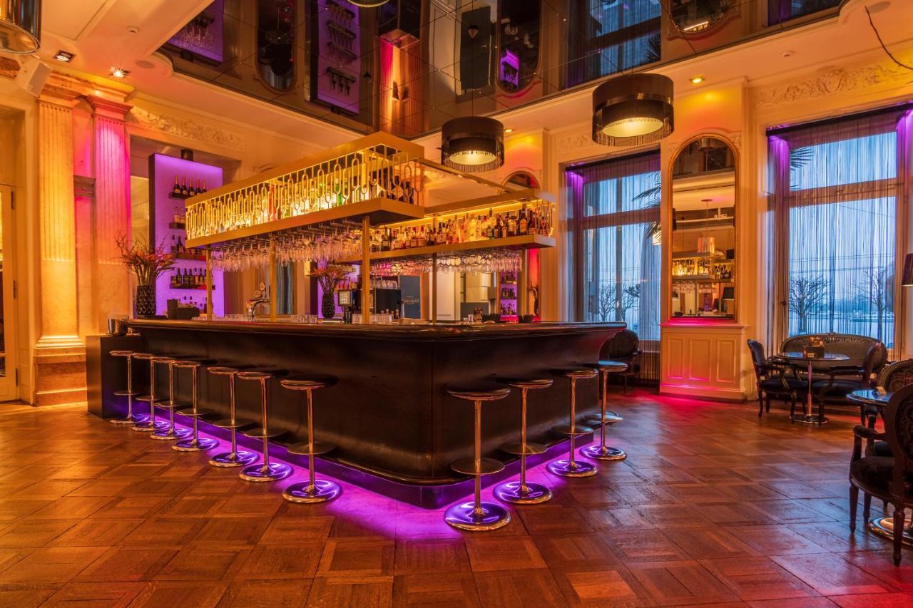 Hotel Schweizerhof Luzern Luaran gambar The bar at the 101 bar